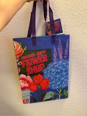 BRAND NEW W TAGS Trader Joe's Flower Shop Tote Bag